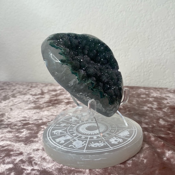 Green Amethyst Heart 💚✨💚 - Picture 4 of 5